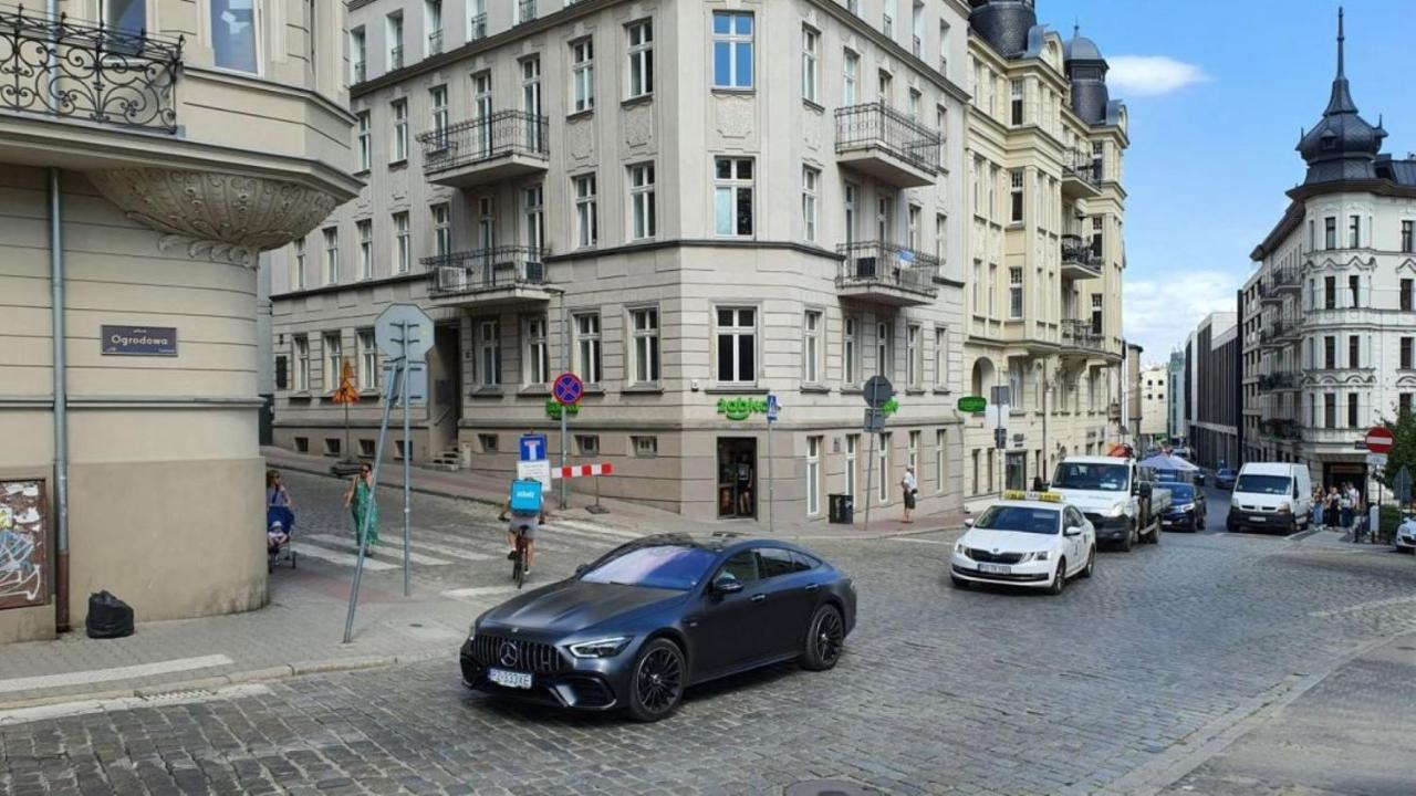 Modern Apartment With Pool Near Golden Terraces Warschau Exterior foto